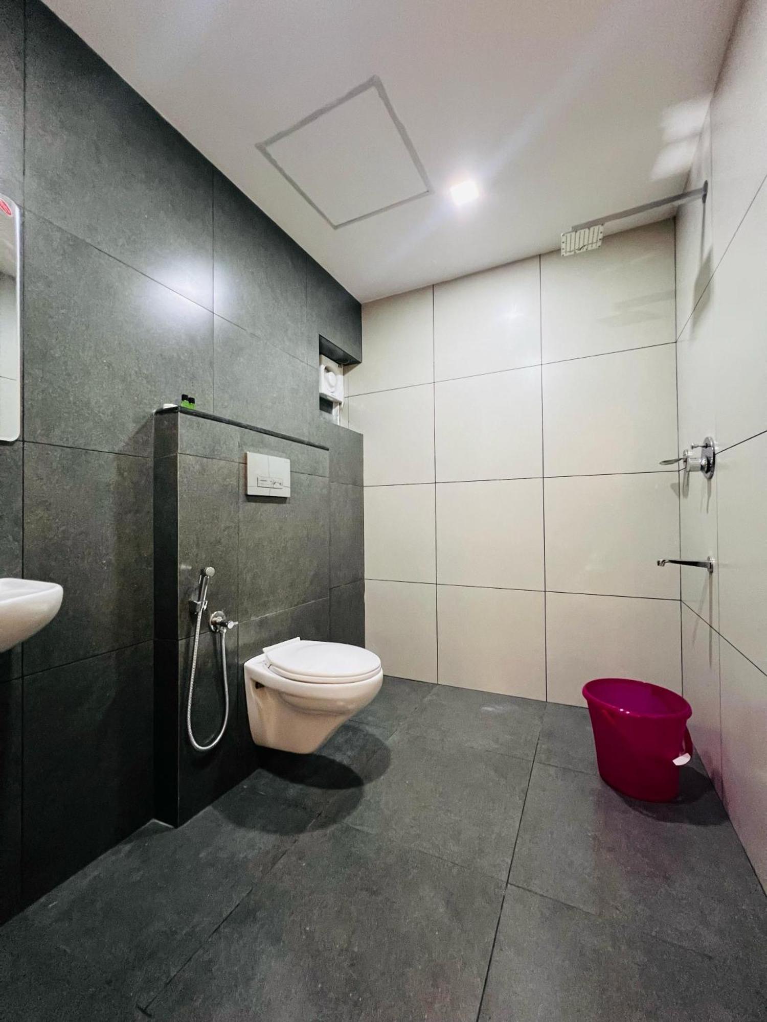Gypsy Hotel Cusat Kochi 외부 사진
