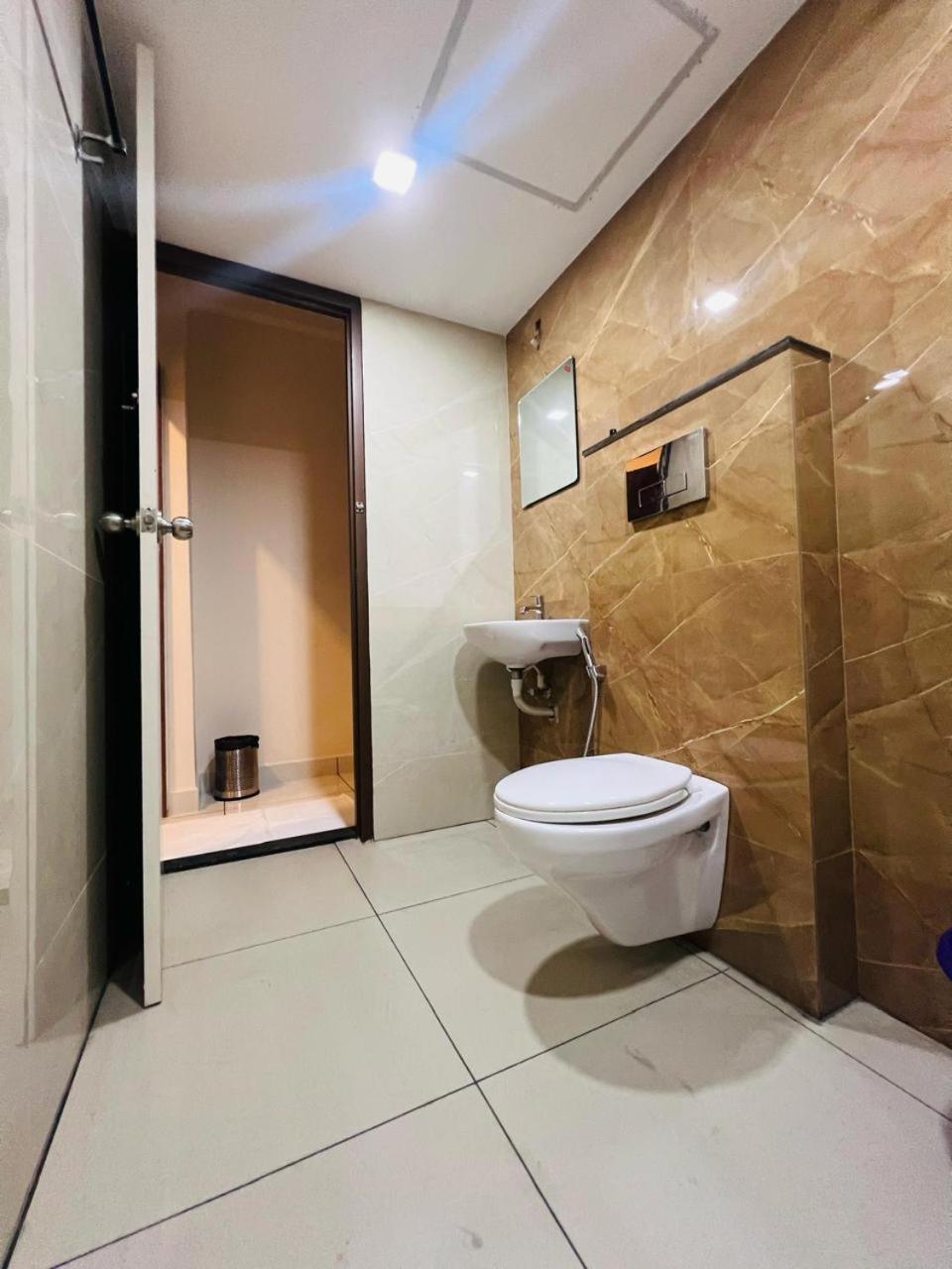 Gypsy Hotel Cusat Kochi 외부 사진